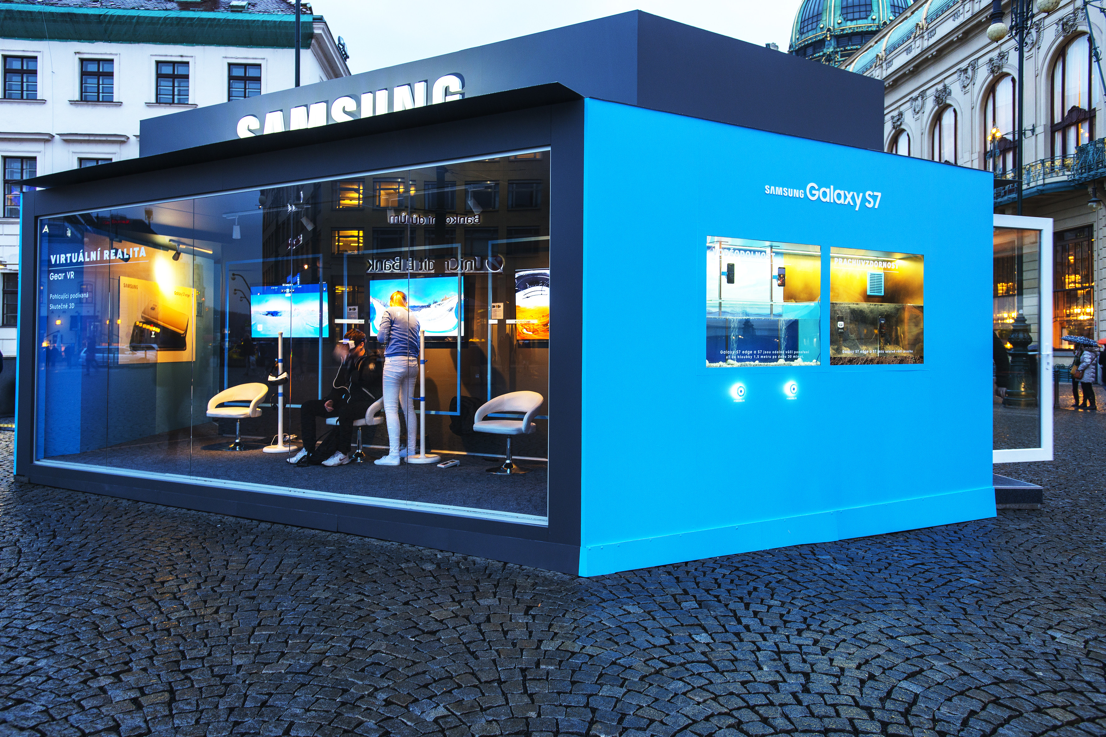 Mobilní showroom pro prezentaci telefonu Samsung Galaxy S7